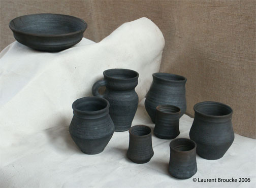 poterie enfum&eacute;e m&eacute;dievale